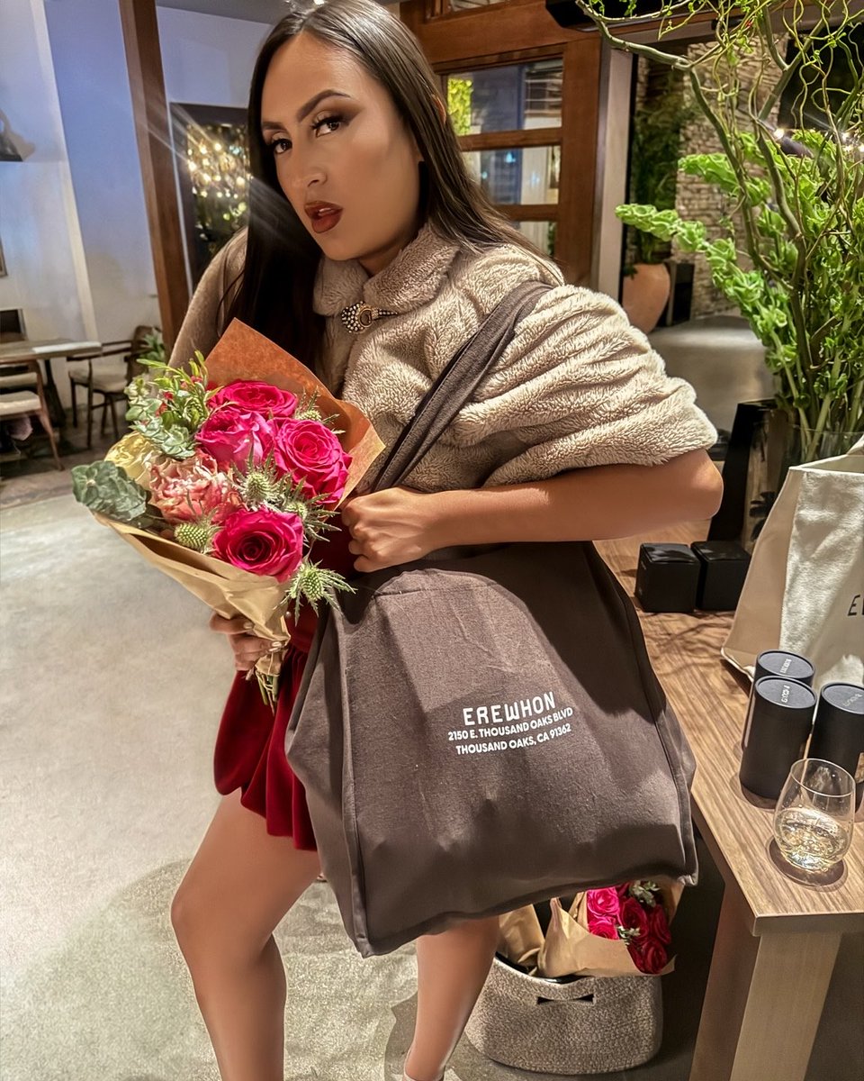 victoriadelrioo's tweet photo. Soft look. Dangerous aura. ✨
#ItsVictoriasWorld #VictoriaRobertson #MainCharacterEnergy #SoftGirl #LAStyle https://t.co/QVrI1YyGBS