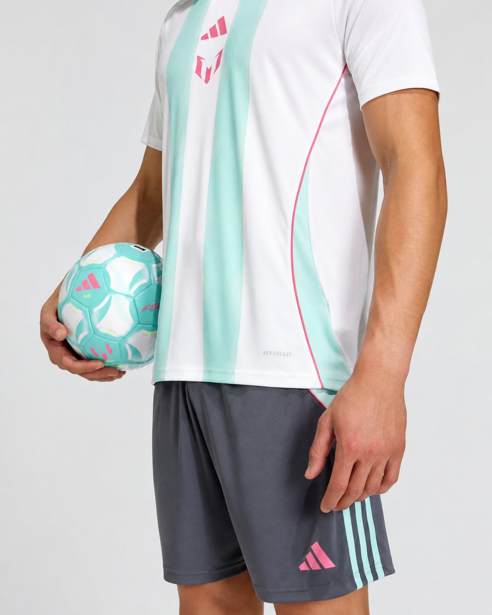 RadarOfertasAR's tweet photo. 🇦🇷SE TERMINA UNA ERA PARA MESSI EN LA SELECCIÓN

Camiseta Adidas Messi Training con 30% OFF

Antes: $59.999
Ahora: $41.999

Tecnología AEROREADY transpirable para entrenar con comodidad y logo de Messi en pecho

Tienda Oficial ADIDAS

Para entrenar llevando al 10 con vos