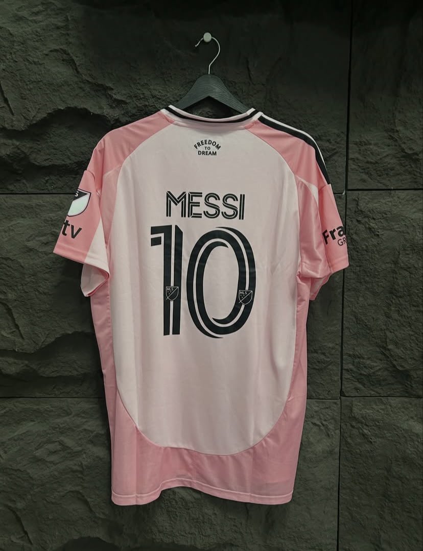 OrionFut_2's tweet photo. Camisas do Inter Miami 2025/26 personalizada com Messi (10) 👑🇦��

🛒 Mercado Livre
🔗 home (I): https://t.co/HC08FuZNqV
🔗 away (II): https://t.co/WaPsgd98u9

🎟️ CUPOM 12% OFF: PROMOCERTA https://t.co/Xvp9vztat7