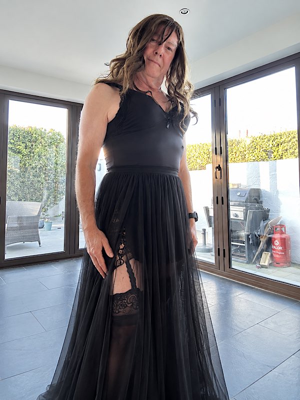 Cd100Tv's tweet photo. Just showing a bit of leg #crossdress #stockings #dressed https://t.co/Zuu9FxYJrv