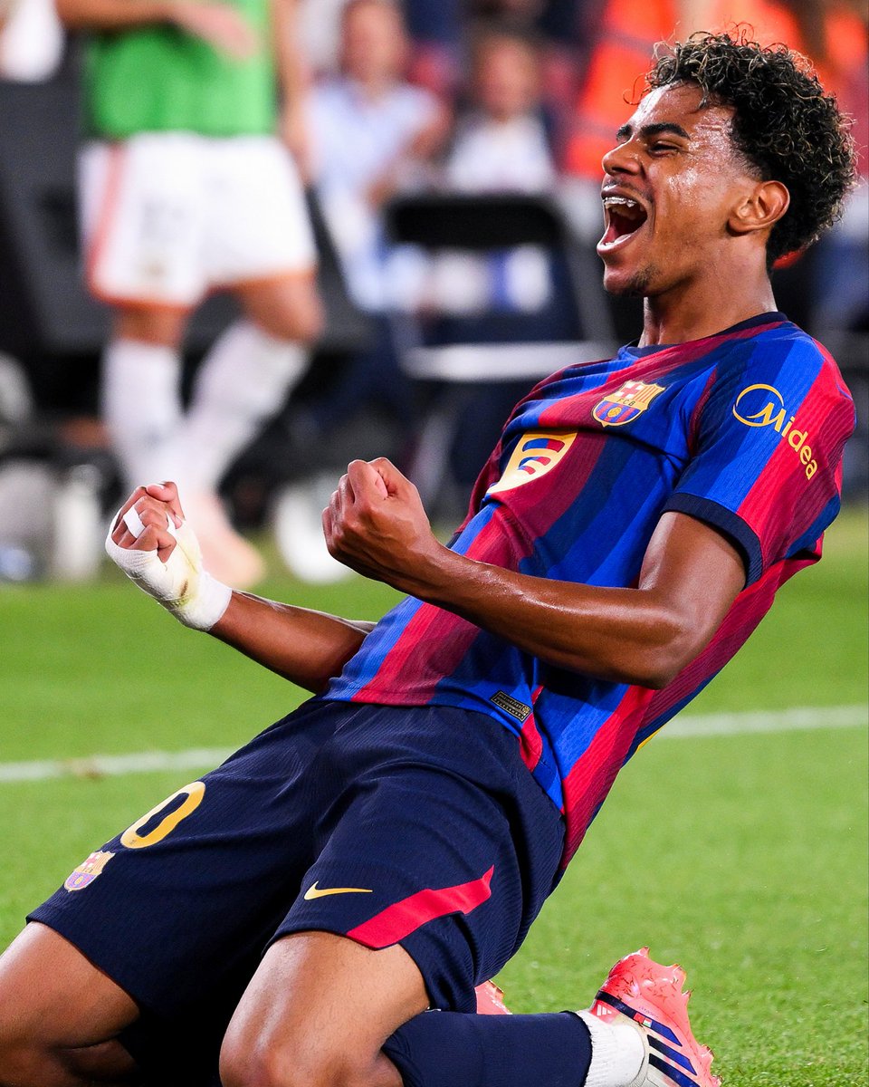 RisingStarXI's tweet photo. 🇪🇸🪄 𝐋𝐀𝐌𝐈𝐍𝐄 𝐘𝐀𝐌𝐀𝐋 (𝟏𝟗) against Rayo Vallecano: 

• 90 Minutes 
• 2 GOALS
• MOST CHANCES CREATED (7)
• MOST TOUCHES OPPOSITION BOX (16)
• 7 Successful Dribbles
• 4 Passes Into Final Third
• 11 Ground Duels Won
• 2 Recoveries 

𝐖𝐎𝐑𝐋𝐃 𝐂𝐋𝐀𝐒𝐒. ✨ https://t.co/PiBZHCaB6f