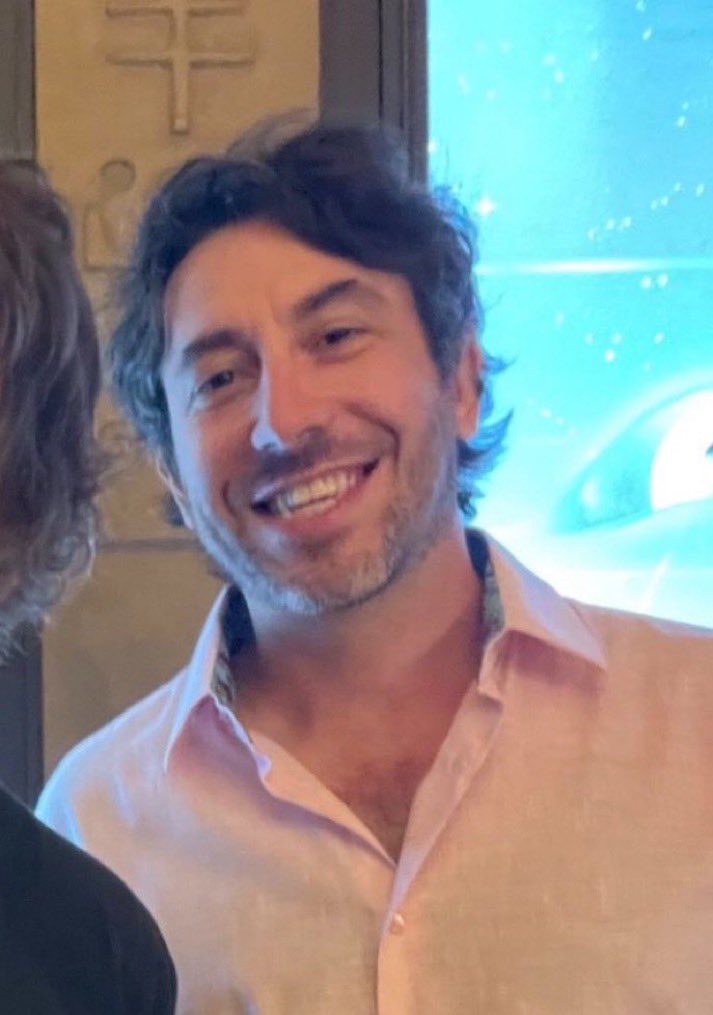 kiwizyuno's tweet photo. i wanna slide a credit card in between the gap that jays teeth makes whenever he smiles https://t.co/80Z6DBXbdX