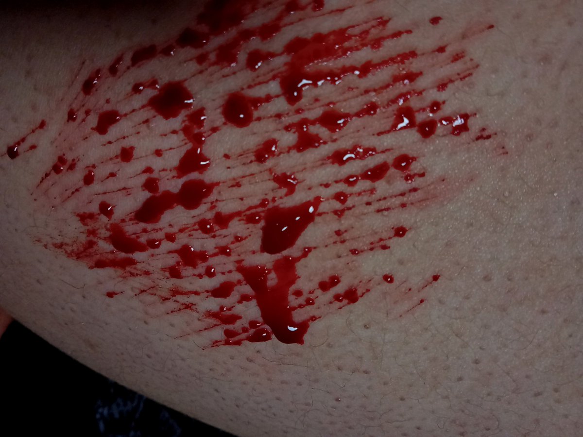 cel1mp's tweet photo. makeup practice halloween sfx.  MAKEUP FAKE https://t.co/2JmxF7EG0X
