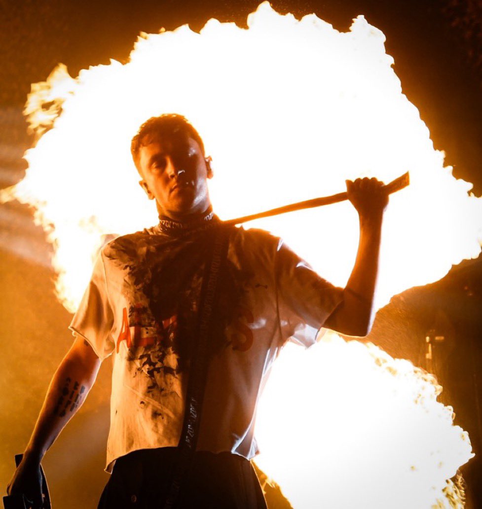 ppaladito's tweet photo. when he aura farms in front of the pyro >>>>> https://t.co/1iAQopXd7O