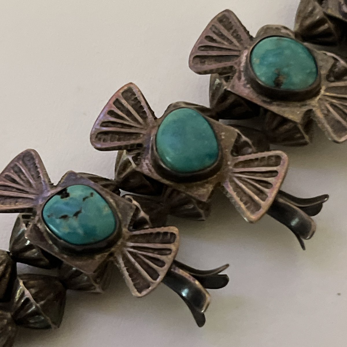 Danno561's tweet photo. 1940’s Handmade Box Bow Squash Blossom Necklace with Blue Gem Turquoise from Nevada #turquoise #jewelrymaking https://t.co/ONnt8w25ia