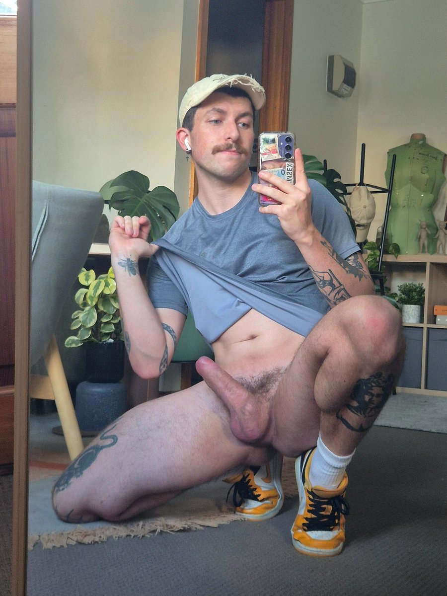Twinky_Twunk's tweet photo. Horny after the gym 🥴 https://t.co/LaVBH7gZze