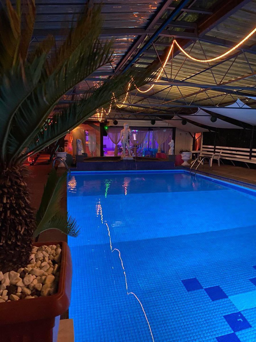 Atlantis_prive's tweet photo. Stasera, 
Prive’ in piscina dalle ore 22.30
c0 ntribut* ridotto per il singolo https://t.co/X5eKVL1z8T
