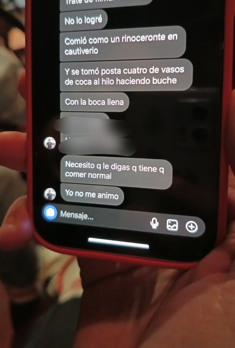 acojavi's tweet photo. para qué me invitan a comer si se van a quejar https://t.co/ACuuyHiHPo