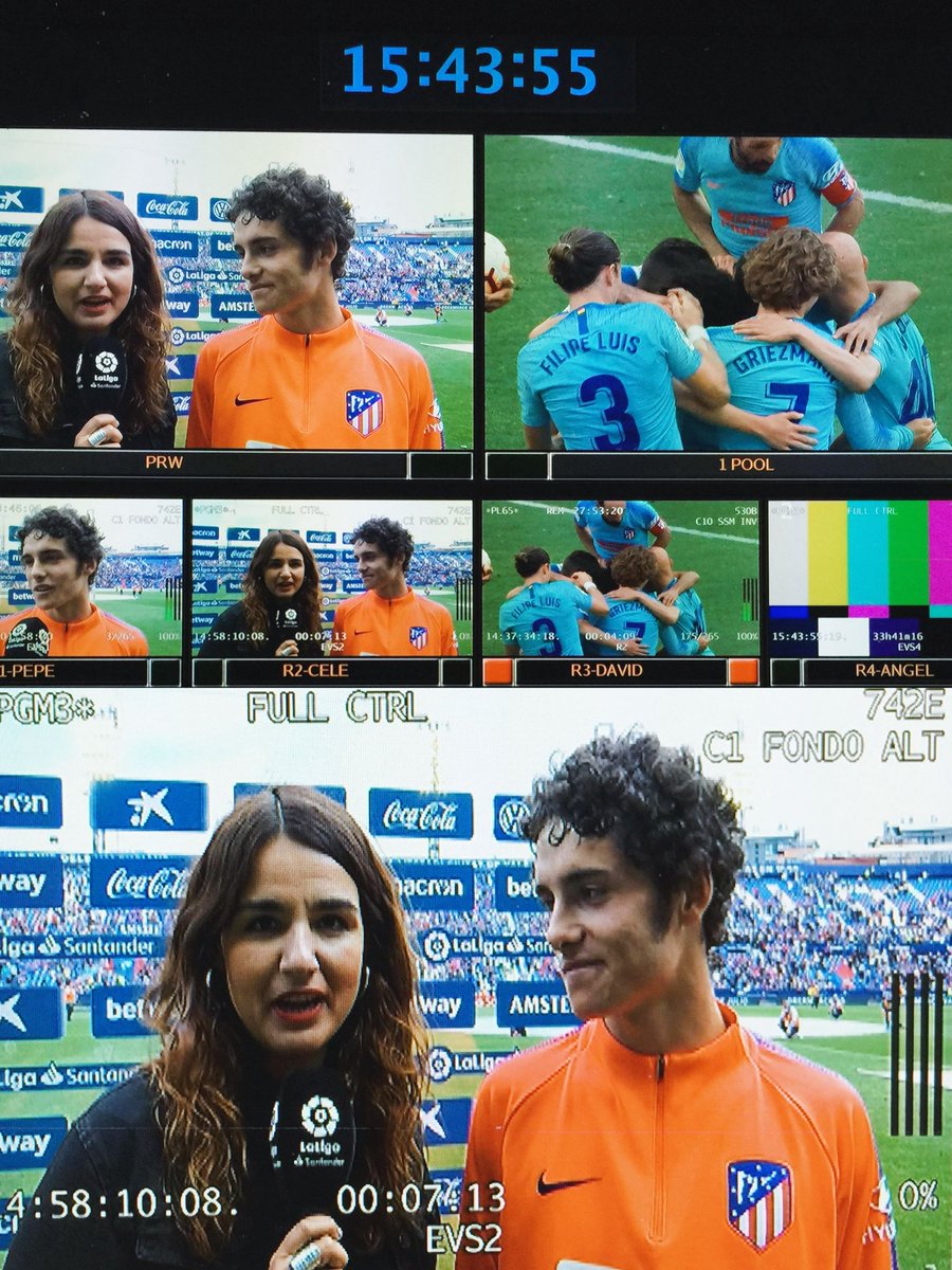_cristinabea's tweet photo. Destacaba ahora @albertoowono durante la retransmisión del #BarçaRayo en @DAZNFutbol el delantero que es @9Camello y sus palabras cuando debutó contra el Levante en Valencia: que él tenía “mucho gol”. Tuvo un desparpajo tremendo en su primer partido -marcó el 2-2 para el Atleti en el Ciutat- y en su primera entrevista, porque esa frase fue aún mejor: “Cuerpo no tengo, pero gol tengo mucho”. Desde aquel 18 de mayo de 2019 yo confieso que siento un orgullo casi familiar con cada uno de sus goles, da igual si es para hacernos campeones olímpicos, para acabar empatando ante al Alavés o para perder en el Camp Nou a pesar de su doblete. Porque, eso: qué delantero eres, querido. 🤍