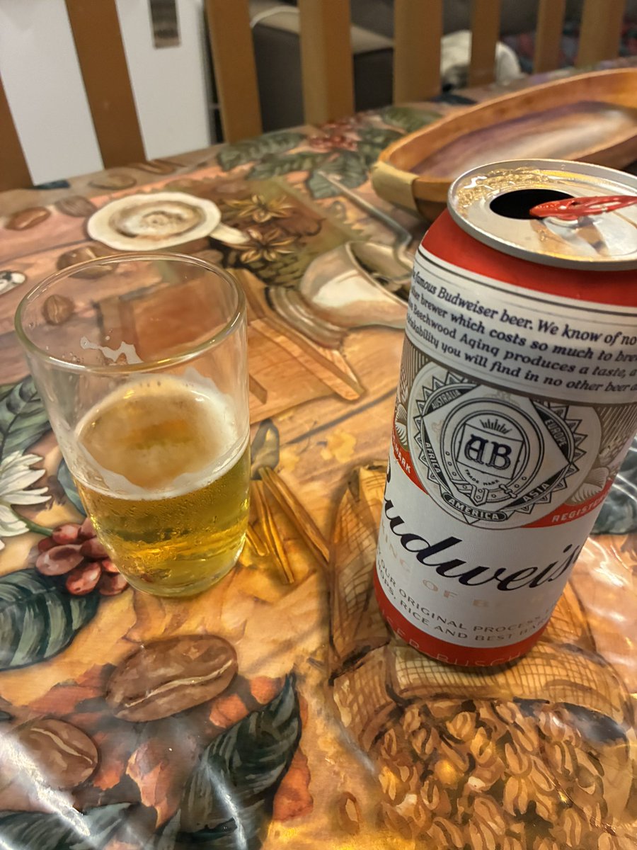 bonitodanda's tweet photo. Tomando uma budweiser louco de ansiedade pro Grenal https://t.co/if5asyoShC