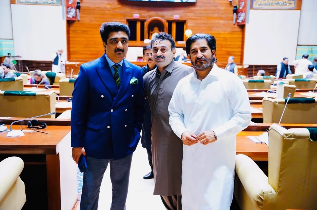 SakibMahesar's tweet photo. In Session Sindh Assembly. Presedent District Dadu. Genral Secretary District Dadu . Pir Mujeeb ul Haq and Fayaz Ali Butt. https://t.co/HdMPVtNDd8