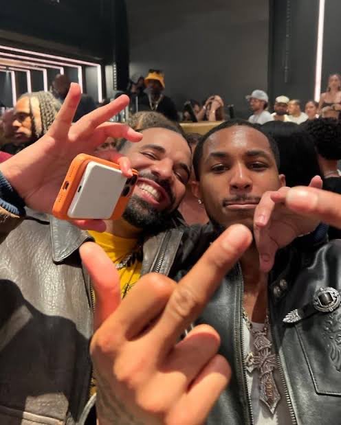 Ghosty7838's tweet photo. @Greyjohnny74982 @Drake pull up #HITATHON2 https://t.co/EHKCw5mTPE