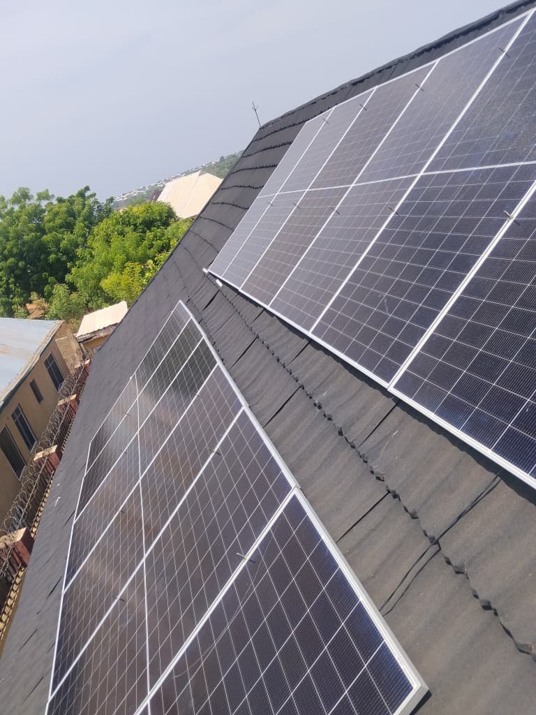 CARDreal12's tweet photo. @InsideIlorin_NG I’m a Telecommunications Engineer, and I also work in electrical and solar engineering—mainly installations, maintenance, electrical design, and inverter/solar systems. https://t.co/hGPrWC9gJ5