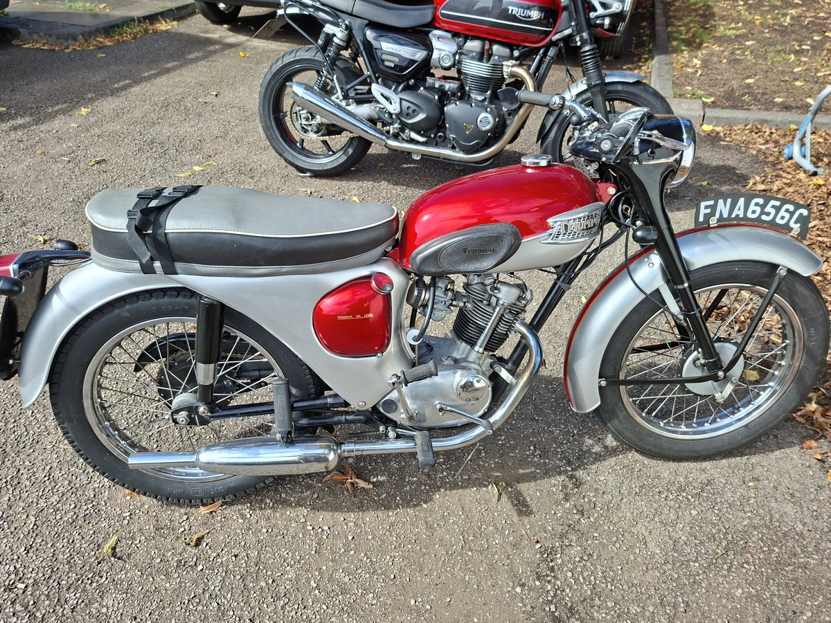 gautrek's tweet photo. I had the sad duty of popping around to my sadly departed mates wife so we can start sorting his bikes and garage out to sell on. His very nice Speed Twin and his very nice Cub. A mill and lathe and lots of tools to sell once the bikes go https://t.co/iNHuPy0nhT