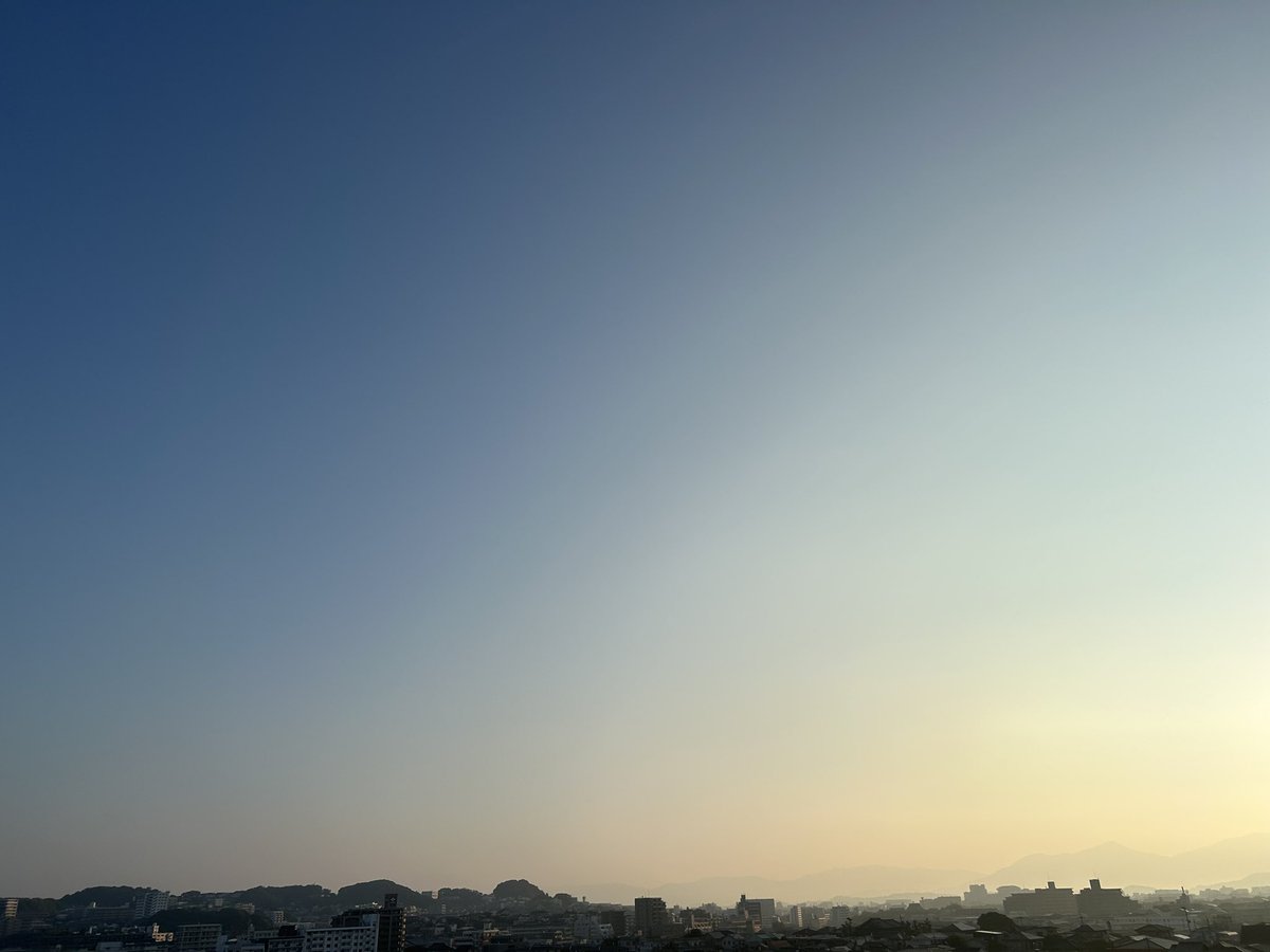 nako_nakko's tweet photo. おはようございます

月末月初の忙しさ

時間が足りません

今月もよろしくお願いします

ステキな1日を

 #イマソラ https://t.co/qHPrbZ23kz