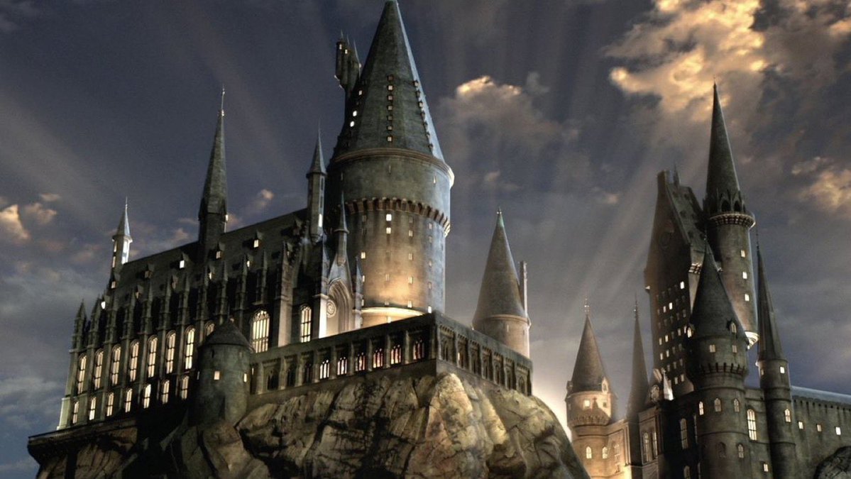 EiProfeta's tweet photo. Hoy 1 de septiembre, volvemos a Hogwarts. https://t.co/Yaws4AxBiW