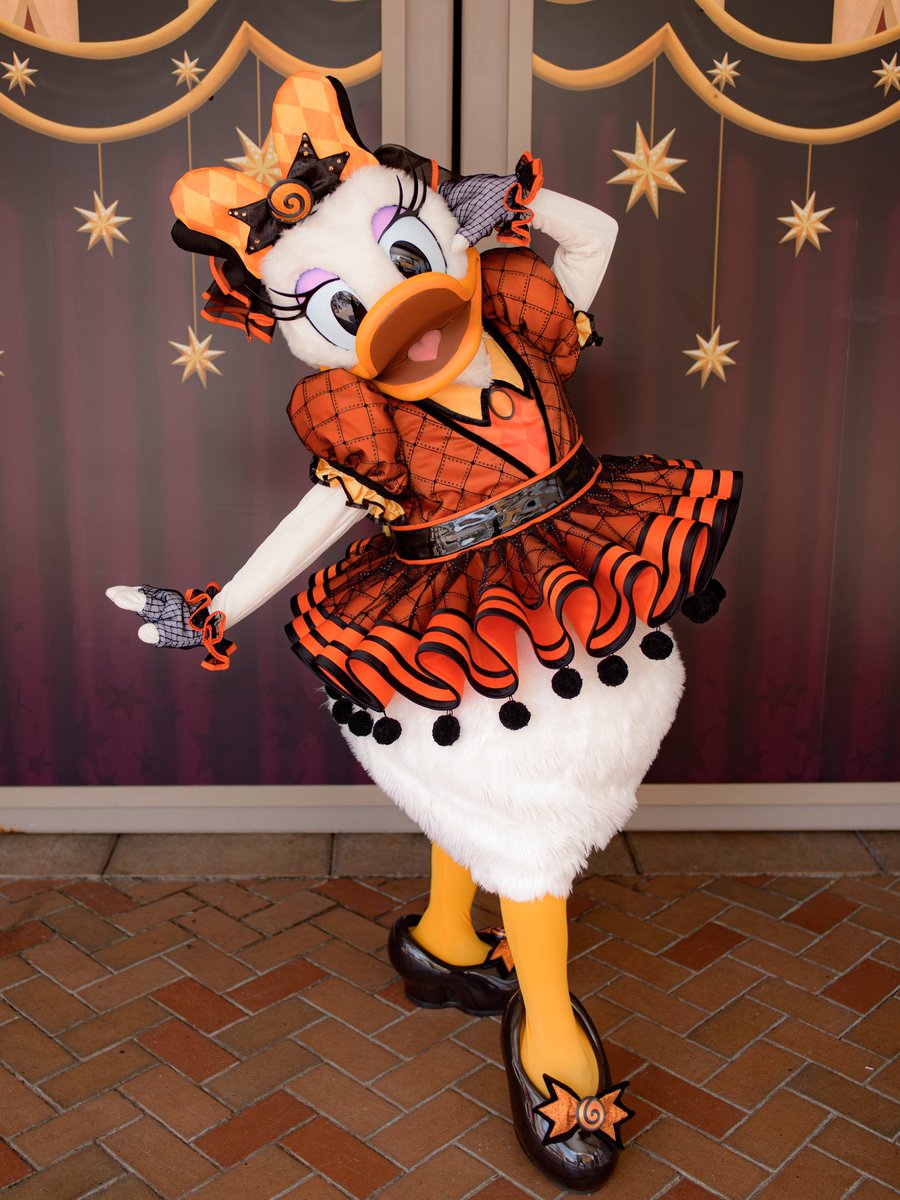 nomu_lon's tweet photo. 今年のアナハイムの今年のアナハイムのハロウィンコス、ガールズがみんなエグ可愛すぎてやばい🎃✨ https://t.co/1ZebFd67Ah