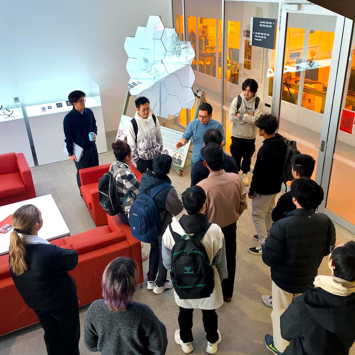 Sydney_CRF's tweet photo. #USYD engineering students got a glimpse inside the world of nanofabrication during a recent tour of Sydney Nano Foundry. Students from the Engineering Vacation Research Internship Program explored SNF’s cleanroom, advanced equipment and research capabilities – and potential pathways into postgraduate research.

Sydney Nano Foundry is a Core Research Facility at the University of Sydney
𝗔𝗯𝗼𝘂𝘁 𝗦𝘆𝗱𝗻𝗲𝘆 𝗡𝗮𝗻𝗼 𝗙𝗼𝘂𝗻𝗱𝗿𝘆 ➡️ https://t.co/LrnRWmC0lQ

#Nanofabrication #Cleanrooms #ResearchInternship #PostgraduateResearch #STEMEducation #FutureEngineers #Nanotechnology