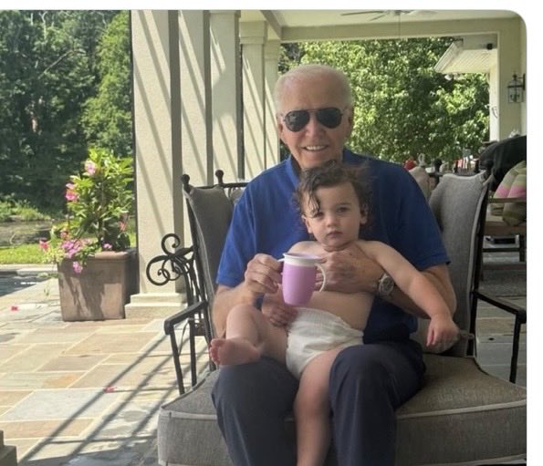 Suzierizzo1's tweet photo. I love watching President Joe Biden having a blast with his grandson Willie and he looks amazing too especially going through what he is. https://t.co/uoYh4KFwlo