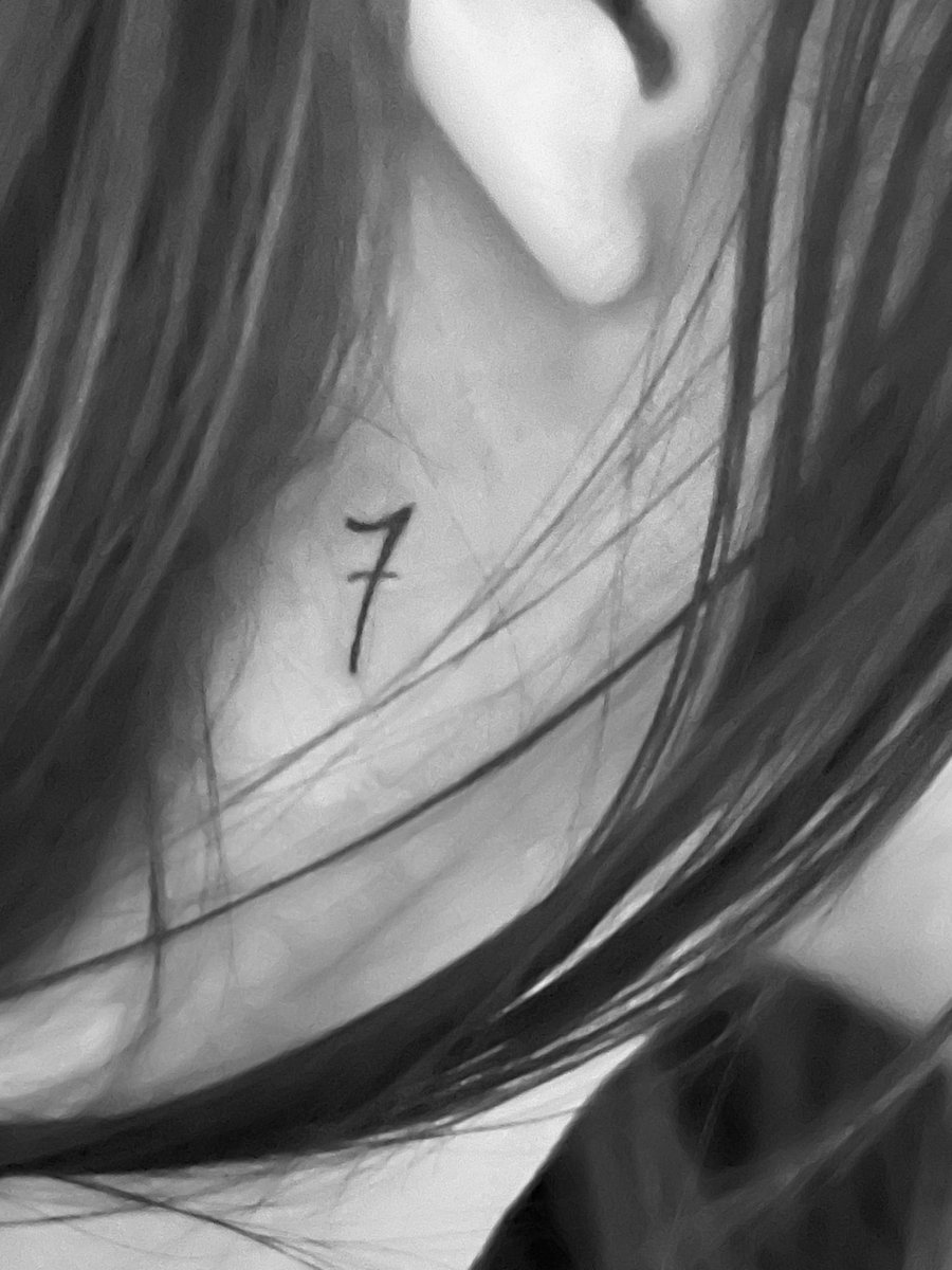 nicolystw's tweet photo. aquelas que faz tatuagem pra coreano 😂✌🏻 te amo bts obrigada por me fazerem tao feliz https://t.co/dSy9bOXWjv