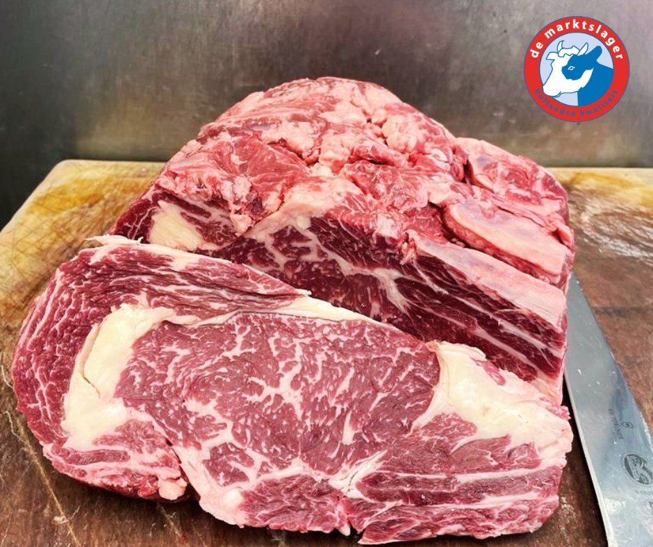 Jacqueline6bb's tweet photo. The Wheel of Five has been updated: less meat, more variety. Honestly? We’ve agreed for a while. A bit unusual for a butcher, perhaps. We believe in choosing consciously: better meat from local farmers, with care for animals, the environment and https://t.co/oC9UCbAUKh