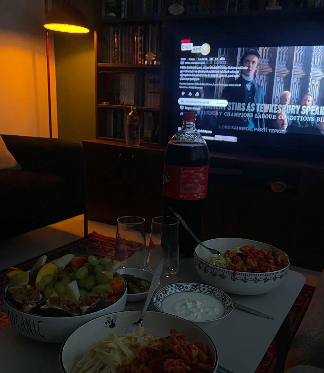 aysesmaaa's tweet photo. bacıma önce karaköy, sonrada ev turu yaptırıp yemekle günü kapattık 🫶🏻 https://t.co/eEozVPnxvs