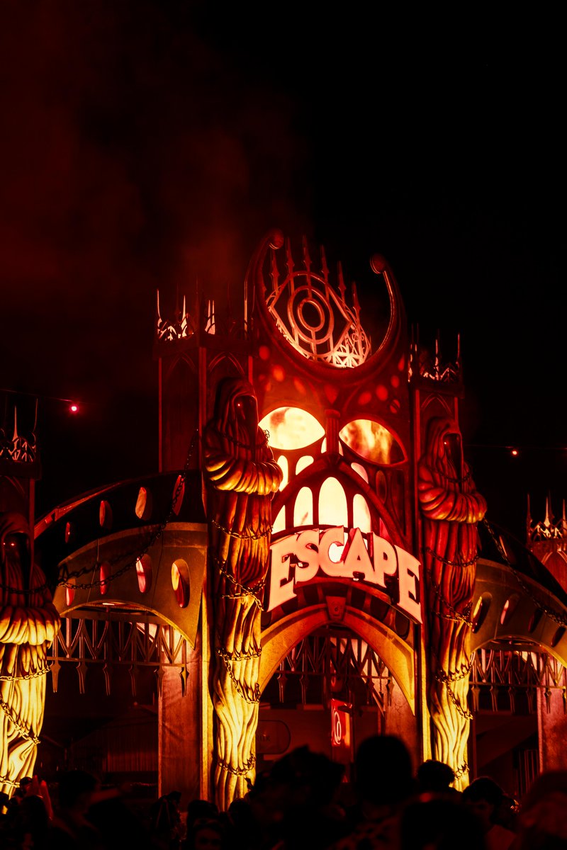 EscapeHalloween's tweet photo. It’s almost time to unleash the chaos. 🤡🔥 #Escape2026 awaits this Halloween Weekend. Who’s ready to enter? 💀 https://t.co/SXexzr5A7O