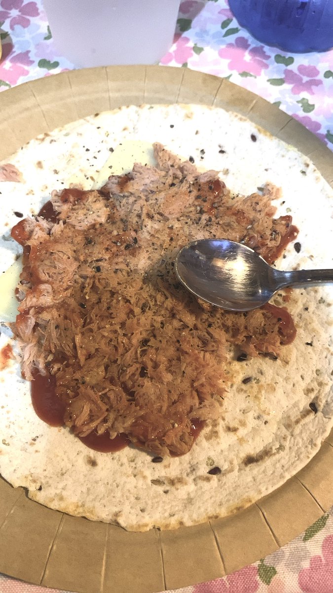 ninabwxp's tweet photo. the meals i had today!!wouldn't recommend the first one; i later found out that sunflower seeds are not low calories #edtwt #mealspo https://t.co/WgZYL86QIp