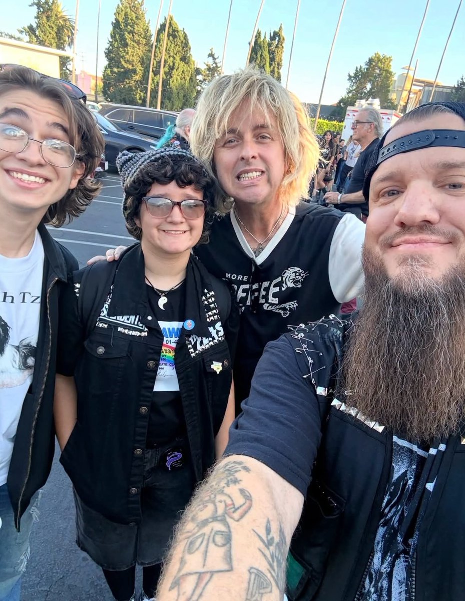 GDArgNation's tweet photo. Foto de Billie ayer https://t.co/unE7zPvAmY