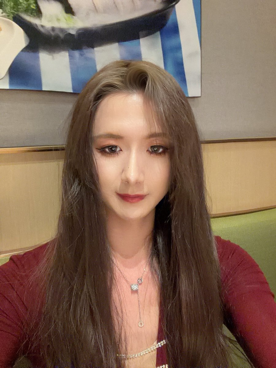 cd0008_NY's tweet photo. 实在太饿，去吃个火锅，要好好减肥啦，去之前真的应该穿个束腰，不然控制不住 https://t.co/JCb5h9JVwI