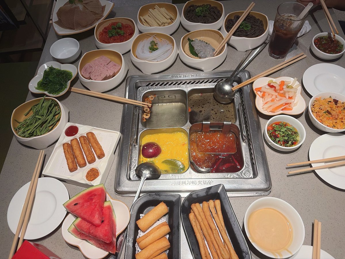 cd0008_NY's tweet photo. 实在太饿，去吃个火锅，要好好减肥啦，去之前真的应该穿个束腰，不然控制不住 https://t.co/JCb5h9JVwI