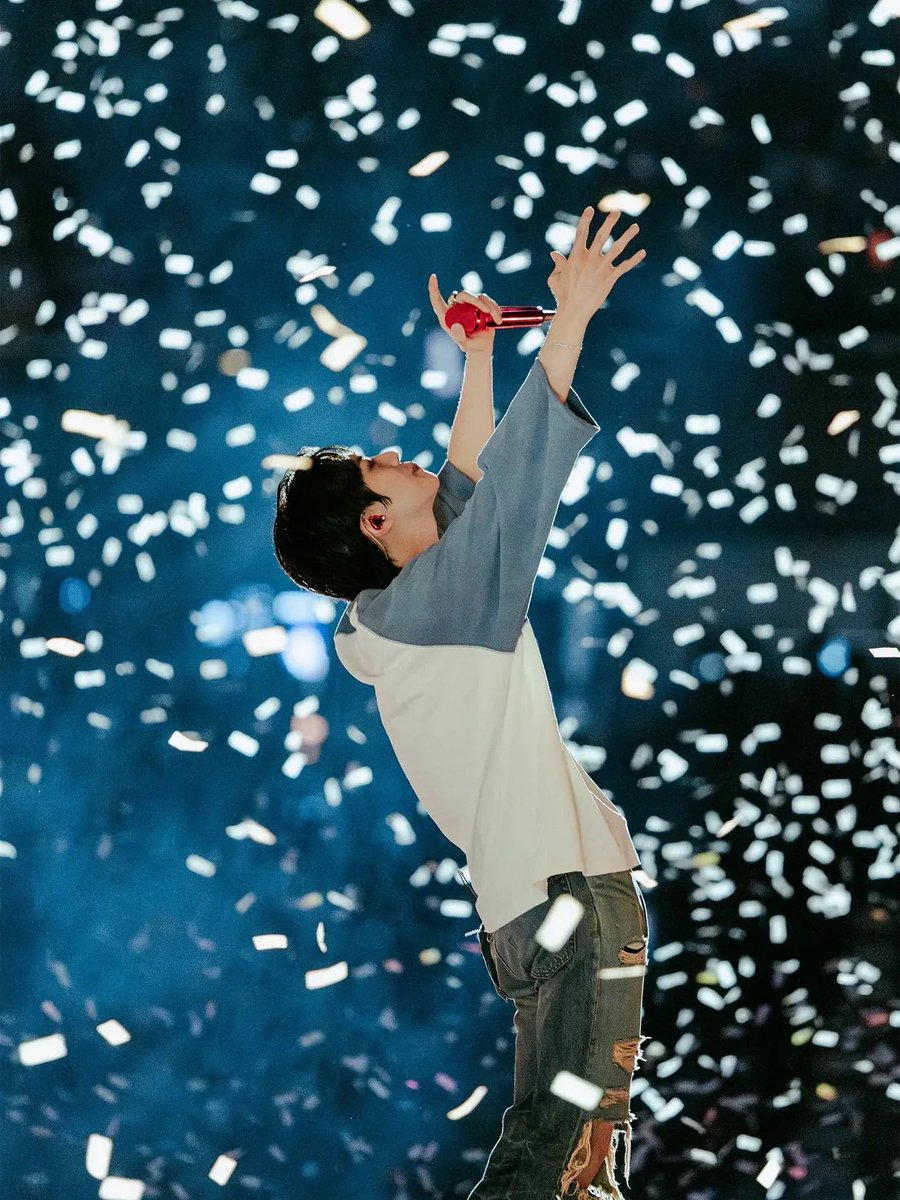 _BTSMoments's tweet photo. [📸 Instagram Post — #Jin] (1/3)

(https://t.co/1KLSv1Yiy0) https://t.co/8Pgrzd1DdH