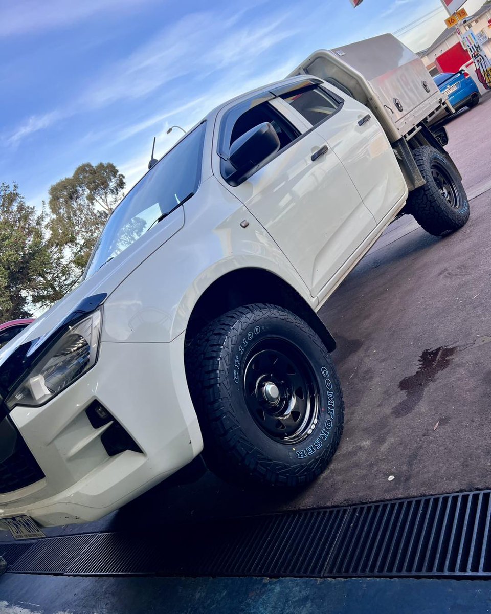 LeraGettys's tweet photo. 2020 Isuzu D-Max fitted with a 2-inch Dobinsons lift kit, new 17x8 +25 Dynamic Sunraysia wheels and 33-inch Comforser A/T tyres, in collaboration with Ultra Tune Hampton Park. Thanks to Corey and Daniel for the call. Contact them for all your car https://t.co/K5BOZ375EP