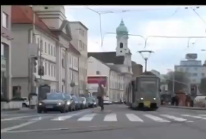 CorroAnti's tweet photo. @Ian_Willoughby Slovensko: Ulice Štefánikova v Bratislavě, konkrétně pohled směrem k historickému Kostelu svatého Jana z Mathy (Trojičný kostol) s charakteristickou věží v pozadí. https://t.co/prP4xRBxlD