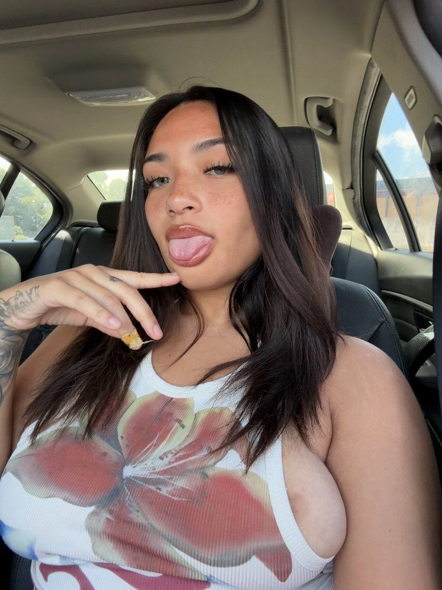angexbabyyy's tweet photo. what’s everyone up too 🙈 https://t.co/BxxUMASTFW