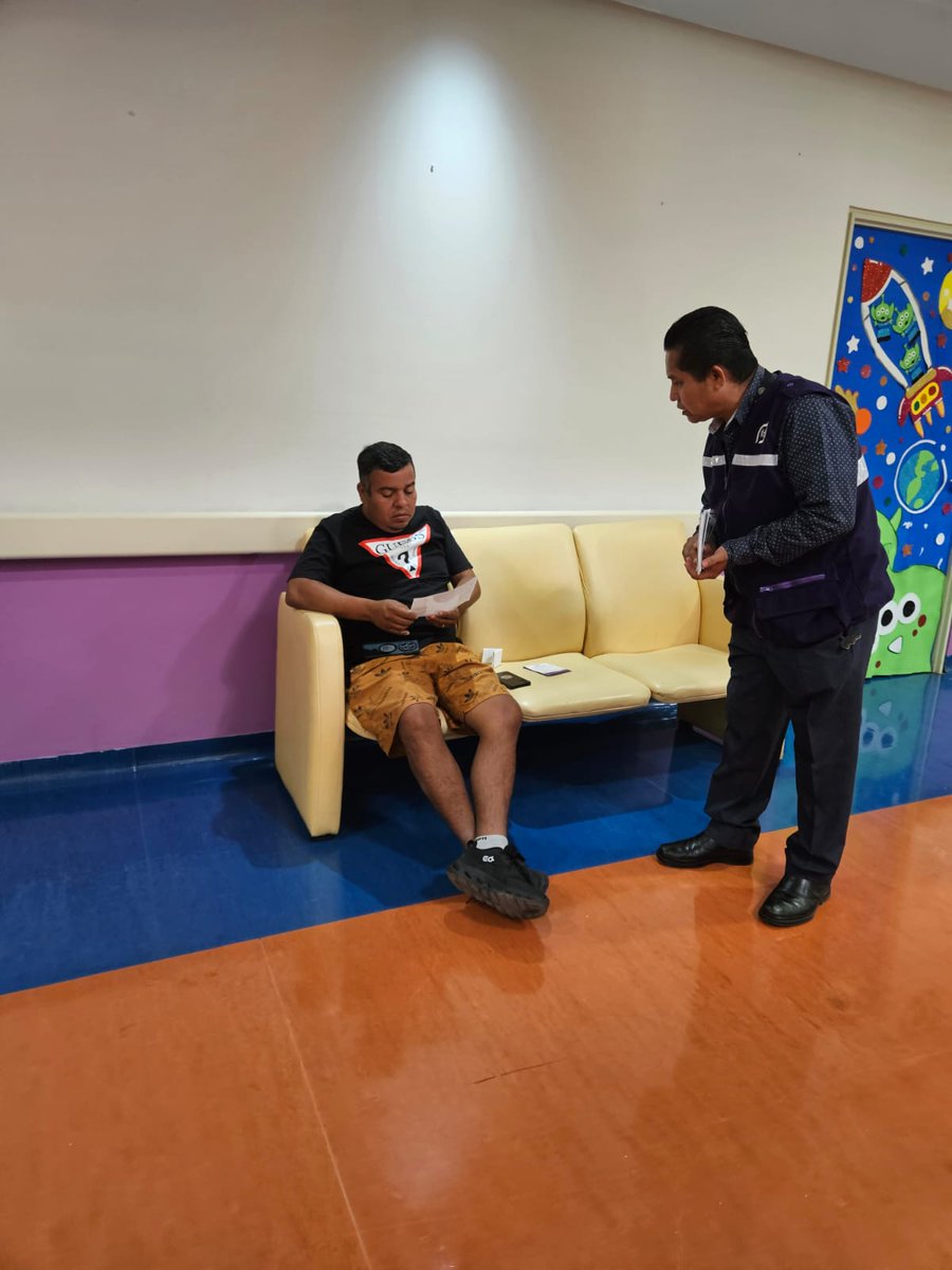 IfdpTamps's tweet photo. ¡Por una justicia incluyente y sin barreras!

El Asesor Jurídico Samuel Mares Contreras realizó una brigada informativa en el Centro de Rehabilitación y Educación Especial de Tamaulipas, donde difundió información sobre los derechos de las personas con discapacidad. 
#IFDP https://t.co/JvnrSc55db