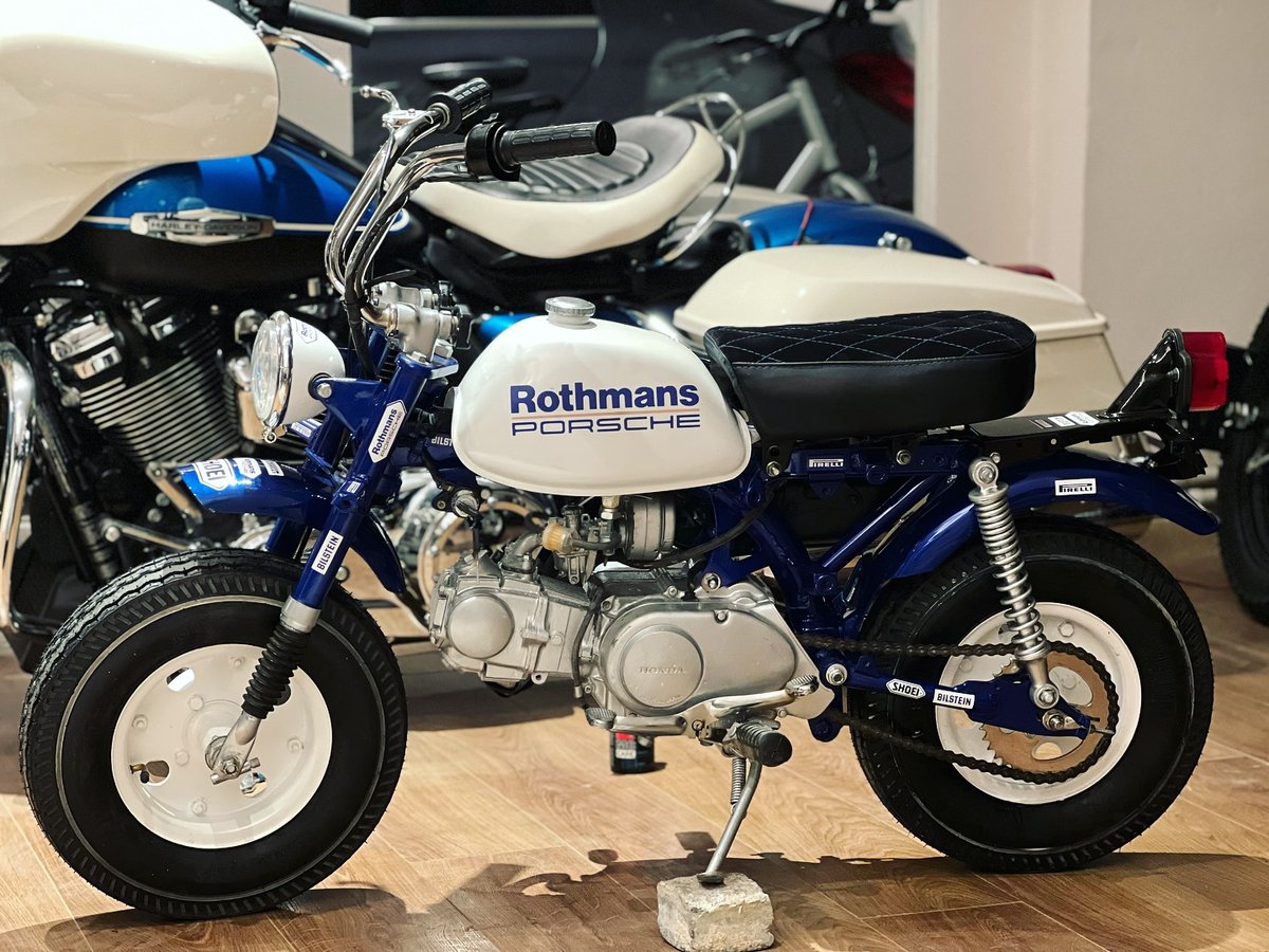 DerekTenbreyf's tweet photo. The royal blue family https://t.co/BRnWgUO34B