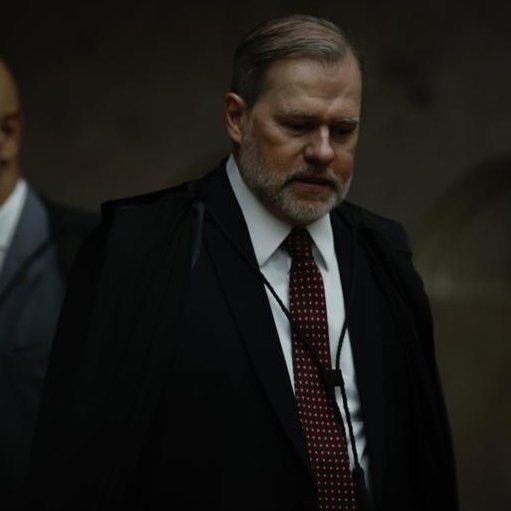 republiqueBRA's tweet photo. 🚨 ⁉️ ATENÇÃO: Decisão do ministro Dias Toffoli que atingiu a campanha de Renan Santos é alvo de críticas dentro do próprio TSE, com magistrados defendendo que o caso seja levado ao plenário da Corte. https://t.co/nAwUs1h51M