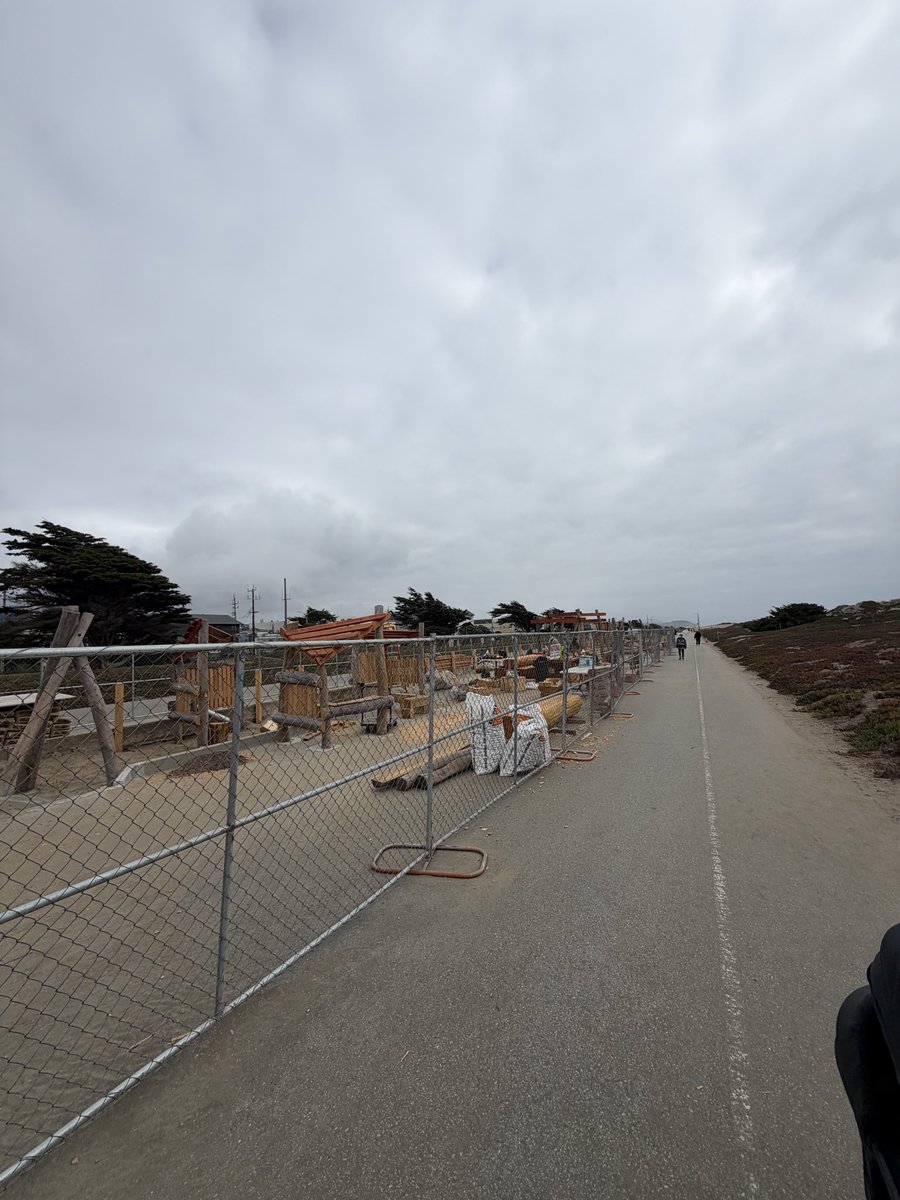 joelaguero's tweet photo. epic new playground going up at sunset dunes in SF! #sfparents https://t.co/5GF2sAI3Zy