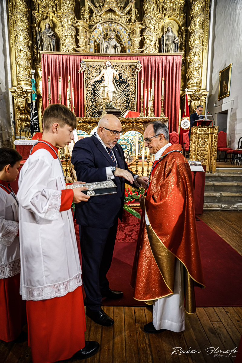 sagradapasion's tweet photo. La Santa Misa fue oficiada por D.Rafael Mora Martin que tomo posesión como nuevo capellán de la cofradía y acompañado por los sacerdotes, D.Javier Carlos Gómez Gómez y D.Manuel González López de Lemus @Mito570315,muchas gracias. https://t.co/MQb6NQQjNN