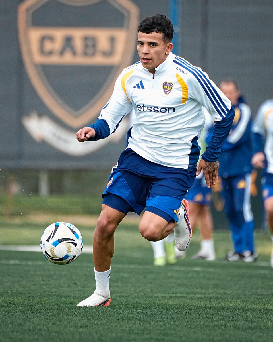 BocaJrsOficial's tweet photo. ¡Dale Boca! 👊 https://t.co/byiunJPSo5