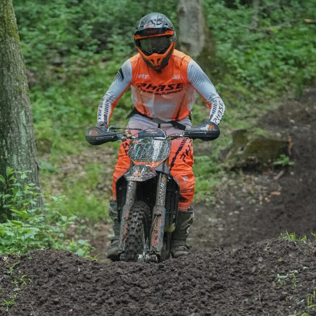 ElviaEdmison's tweet photo. NEW SIGNATURE SERIES 018 // AVAILABLE NOW

Bright fluorescent orange meets clean white in a smooth fading gradient. A bold, refined look built to stand out on the track or trails. Custom rider names and numbers available. Shop PhaseMoto. https://t.co/pR0CJCj8Vb