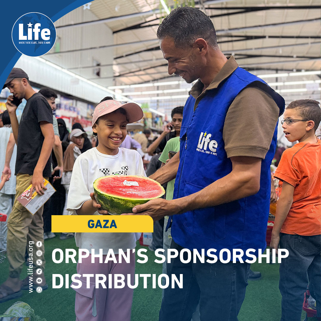 LIFEforRELIEF's tweet photo. A simple trip to the market can mean everything to a child who has lost so much. Through our orphan sponsorship voucher program, children in Gaza get to walk into local shops and pick out whatever their heart desires. 

Sponsor a child and give them the dignity of choice:
🔗 https://t.co/KApWahUvIN

Life for Relief and Development

#Gaza #OrphanSponsorship #DignityInAid #HumanitarianRelief