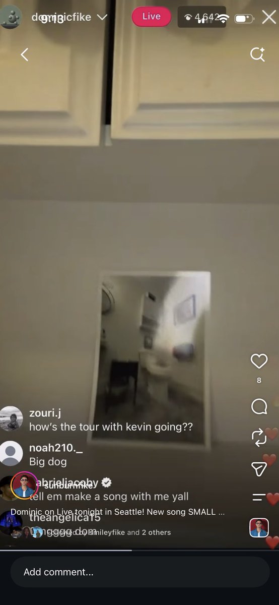 thethickestrick's tweet photo. WHY DOES HE HAVE A PICTURE OF A TOILET ON TOP OF HIS TOILET IM CRYING https://t.co/BejIptfWc0