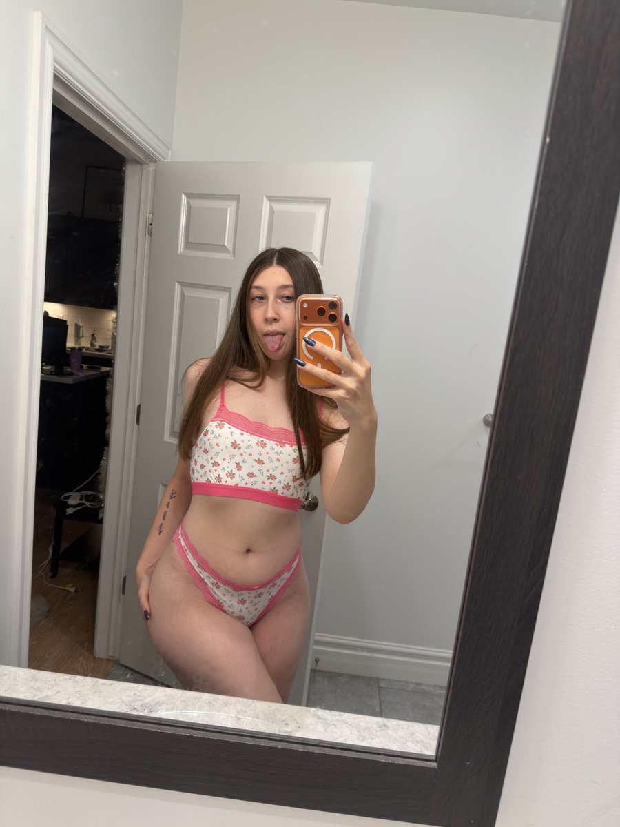 shylala33's tweet photo. Hey 🤭 https://t.co/Z3qm44L3g1