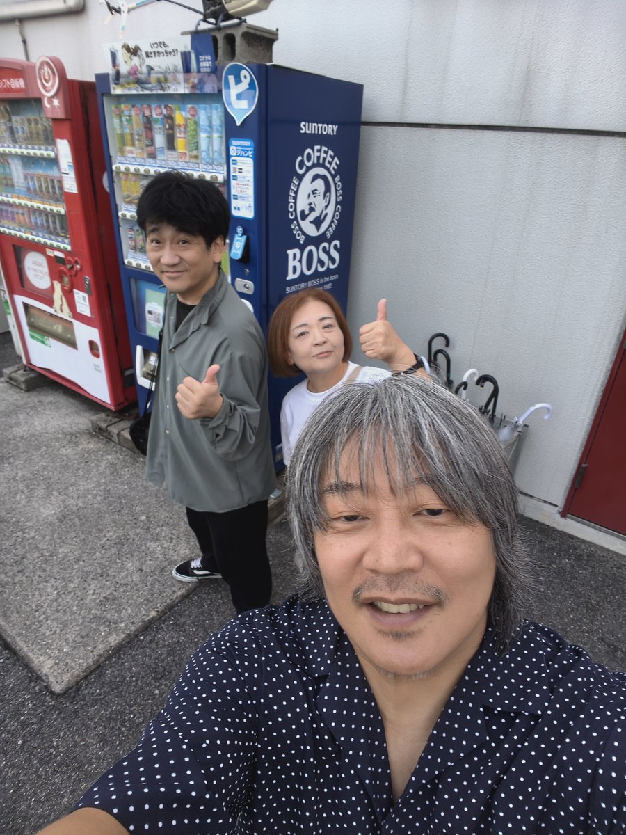 RodrockInfo's tweet photo. 来年1月24日 岡山ルネスホールで開催する「60th Memorial Live -すべてをこの夜に-」のリハーサルが昨日からスタート。

CRAZE時代の歌をキーボードの松下さんと2人で。
素晴らしい空気感でした。
最後はギターの房野さんも絡んでくれて楽しいリハーサルでした。

ありがとうございました✨️ https://t.co/ExL0sLIY6J
