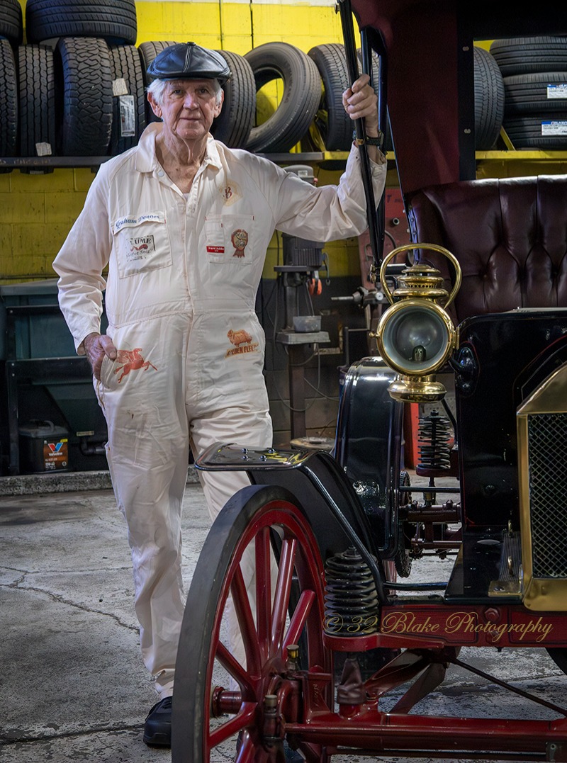 KennaStabllb's tweet photo. Legendary Mechanic @penriteoil @bgs_classic_cars @samfordgarage https://t.co/mZTICQRGxk