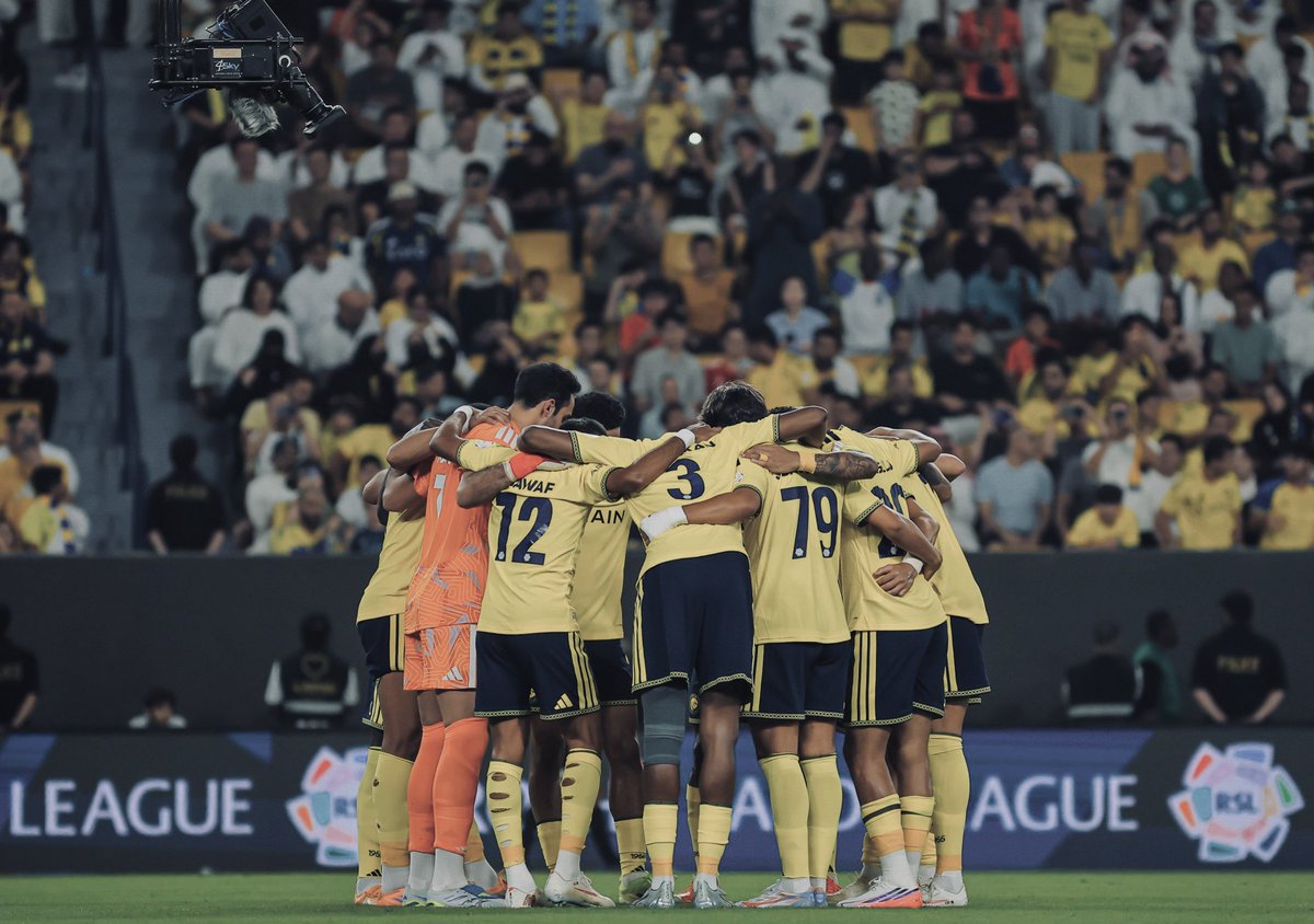 Ahd1_NFC's tweet photo. أُقاتلُ وحيدًا في ساحةِ المعركة
أنا الجيشُ لنفسي وأنا السيفُ ذاته https://t.co/ol64bEsMM3