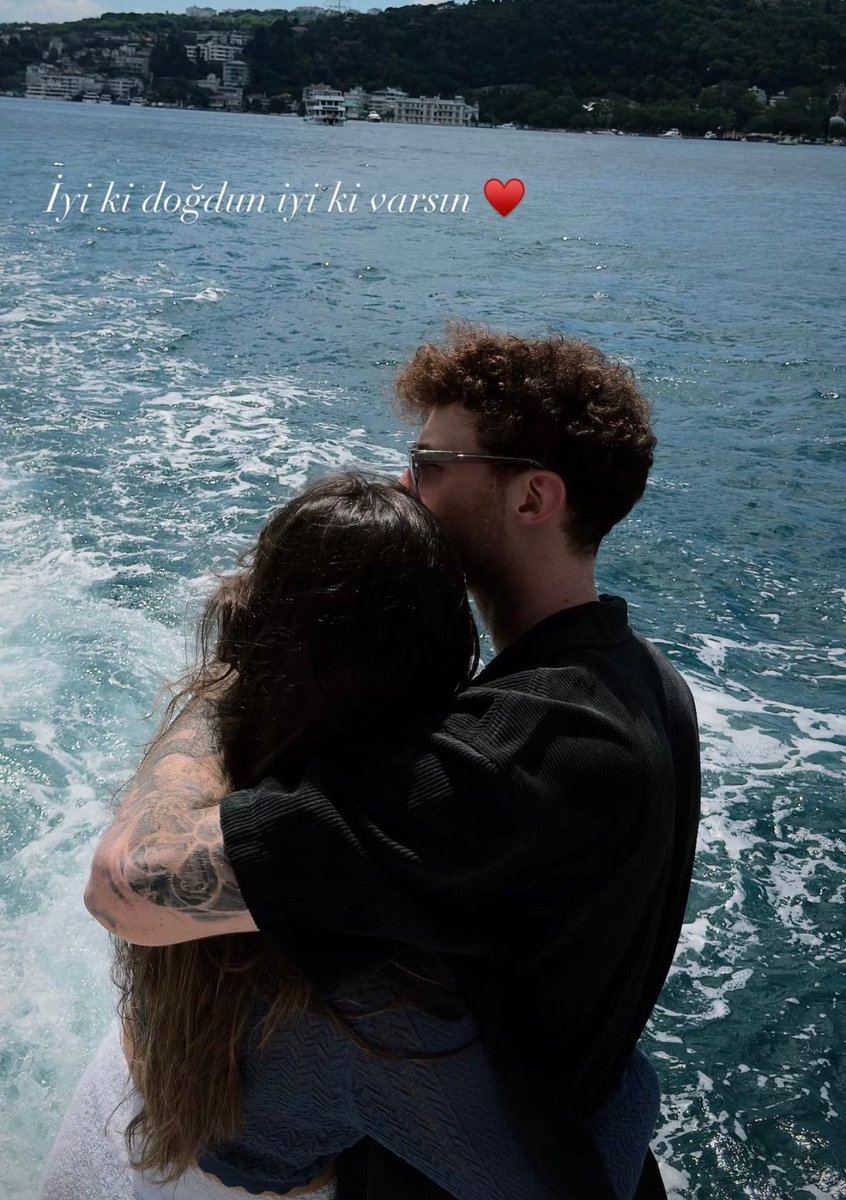 rapaciou2s's tweet photo. tanismamiza fenerin sebep oldugu oglanla🌹 https://t.co/vX5i3ElKpe