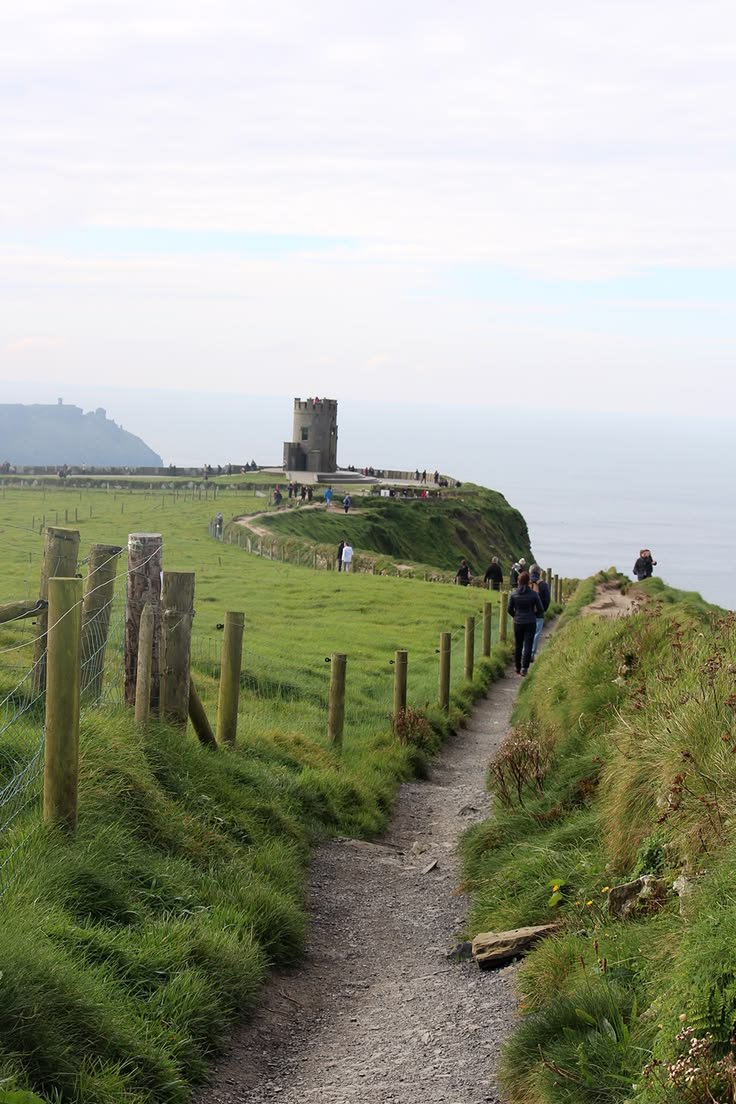 elyradream's tweet photo. Cliffs of Moher, Ireland https://t.co/HDtQnjEwO7